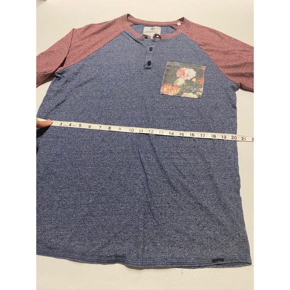 ON THE BYAS Mens Tshirt Blue Size Large - Picture 3 of 4